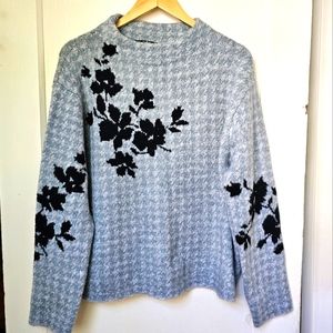 NWT•Checkered and floral sweater (L)